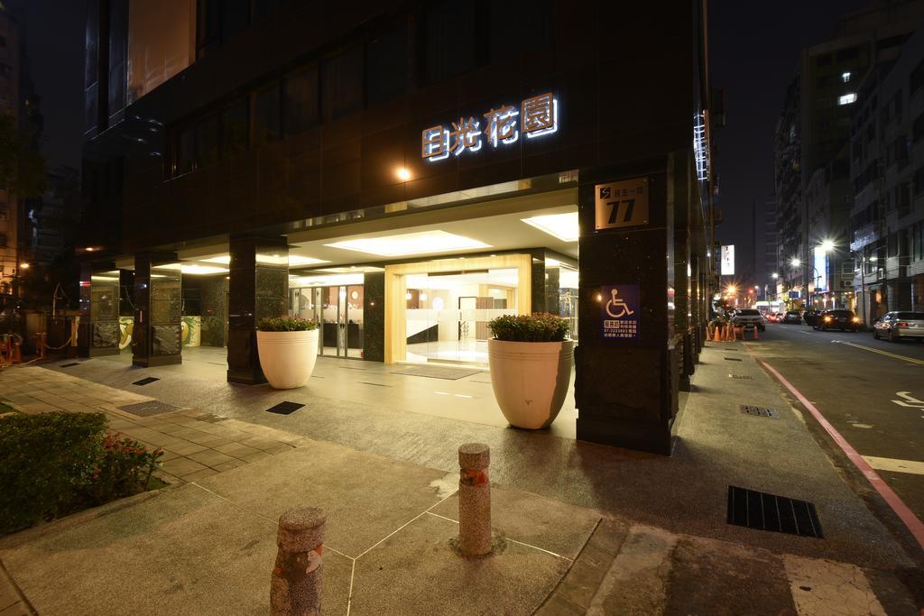 Sun Hotel Kaohsiung Esterno foto