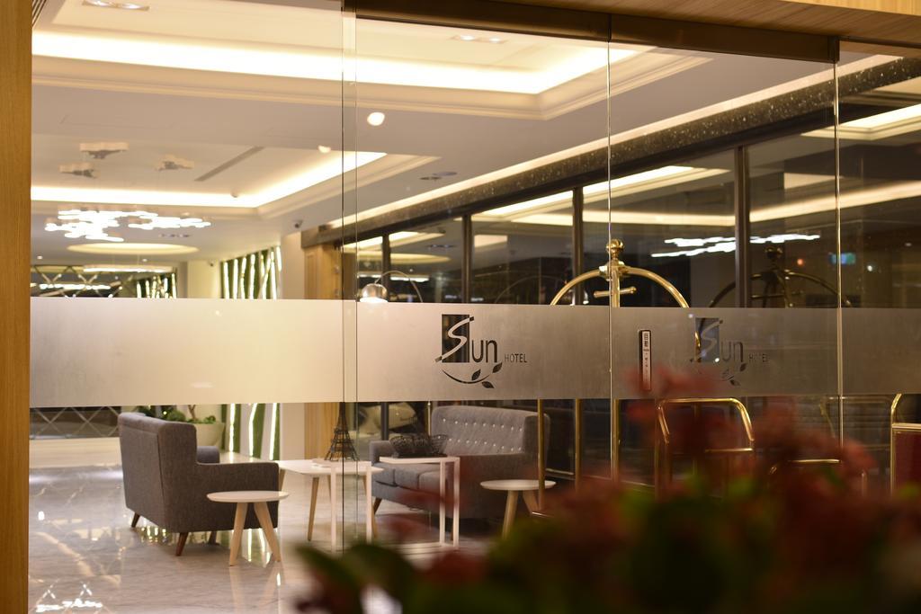 Sun Hotel Kaohsiung Esterno foto