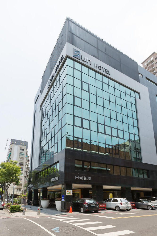 Sun Hotel Kaohsiung Esterno foto